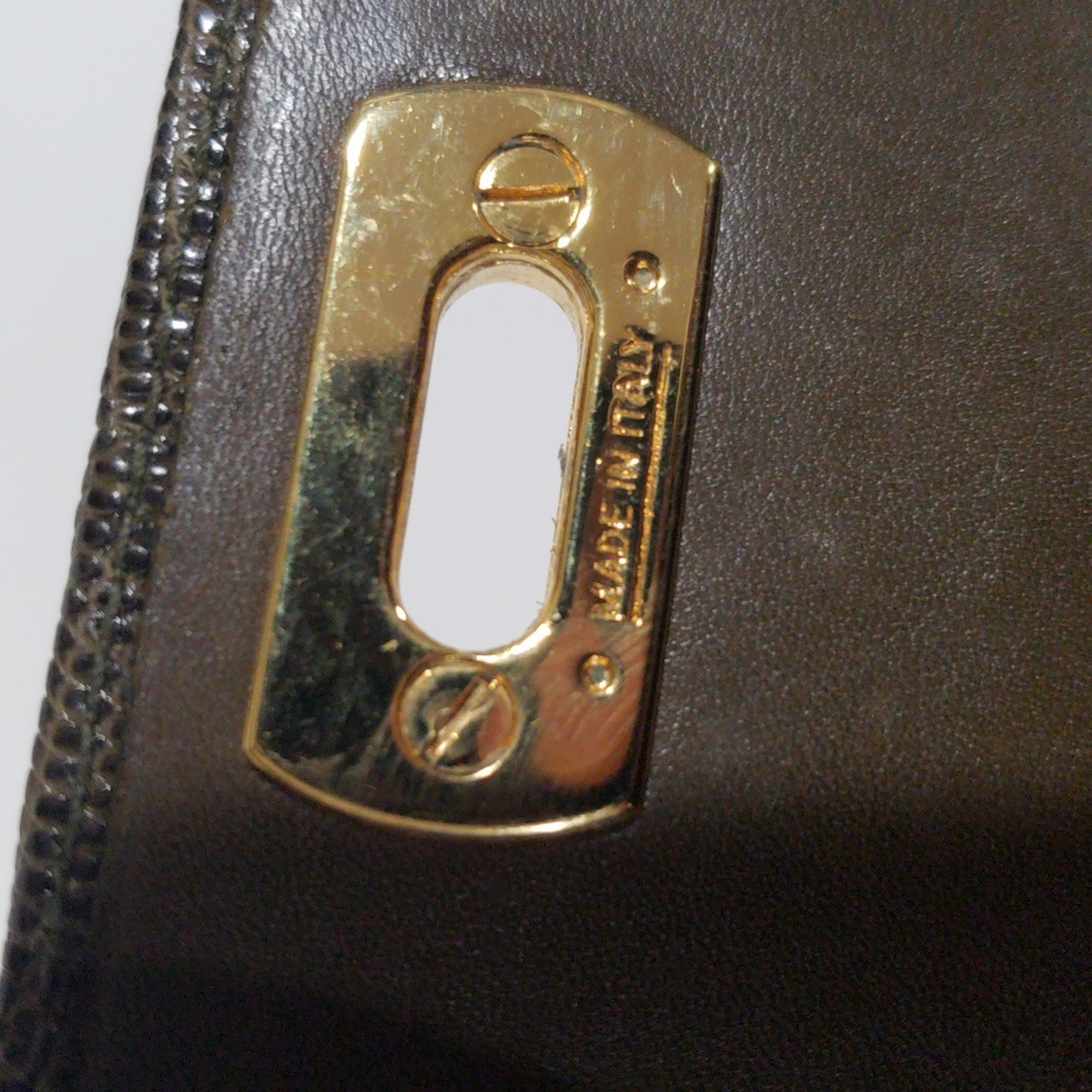Salvatore Ferragamo Brown Leather Vintage Bi-Fold Wallet – Gancini Luxury Closur - Picture 13 of 14